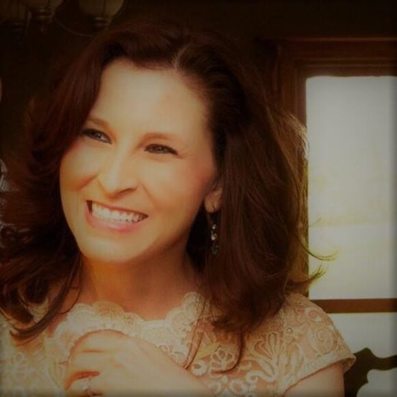 Meet your Posher, Lily - Picture 3 of 9